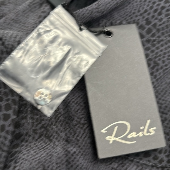 Rails Kate Cobra Silk Top Size XXS NWT - Picture 7 of 7